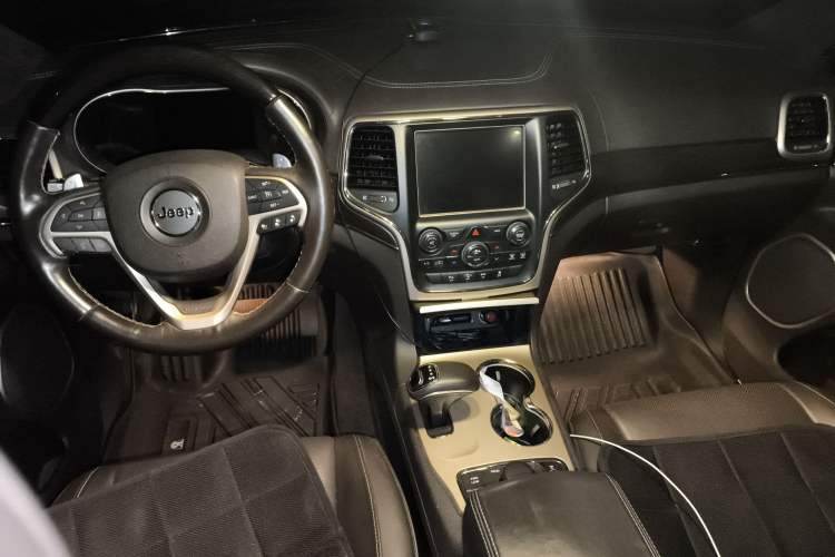 Used Jeep Grand Cherokee 2014 3.6L Flagship Prestige Edition
