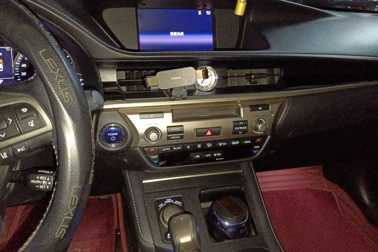 Used Lexus ES 2017 300h Mark Levinson Comfort Edition Audio And AC Panel