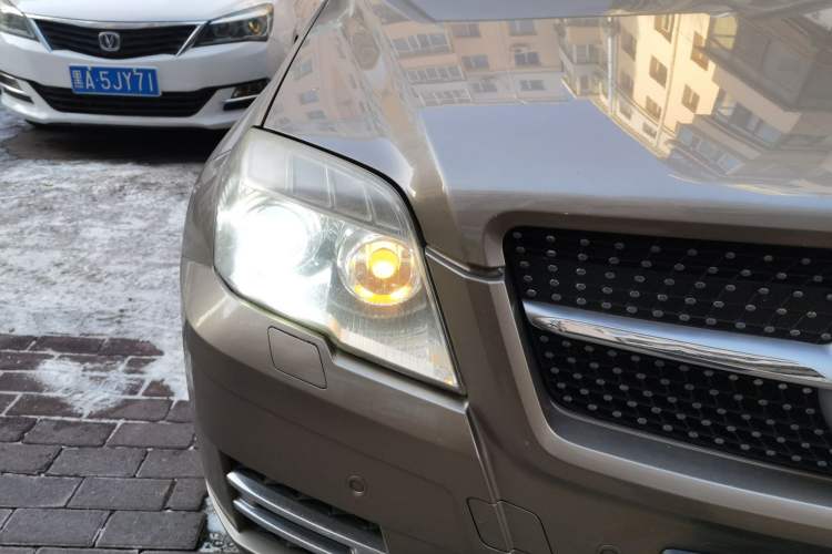 Used Mercedes-Benz GLK-Class 2008 GLK 300 4MATIC Luxury Model Right Front Headlight