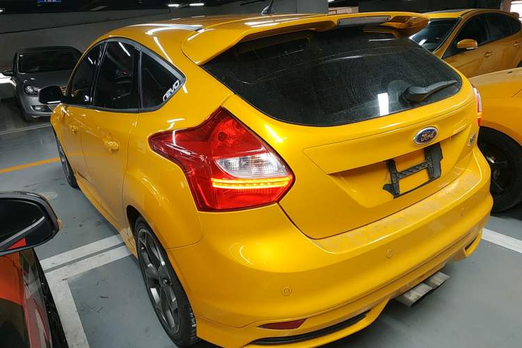 Used Ford Focus 2013 2.0T ST Orange Edition