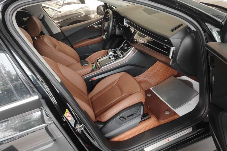 Used Audi Q7 2022 55 TFSI quattro S line Sport model
