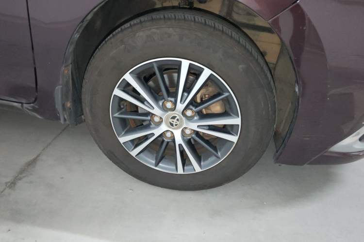 Used Toyota Levin 2016 Dual-Engine 1.8H GS E-CVT Elite Model with Sunroof Right Front Wheel Hub