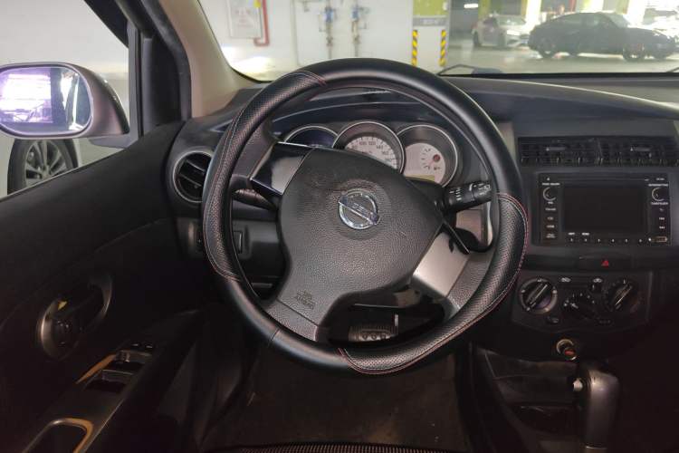 Used Nissan Livina 2010 JINRUI Edition 1.6L Automatic Standard Model Steering Wheel
