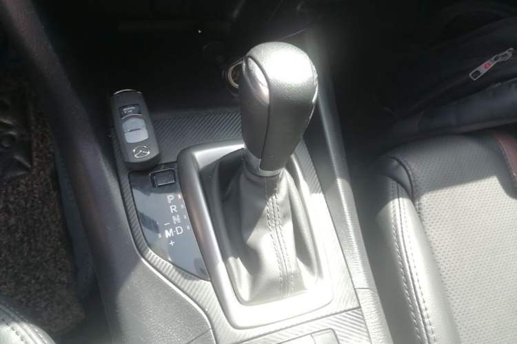 Used Mazda 3 Axela 2017 Sedan 1.5L Automatic Comfort Model Emission Standard China V Gear Lever