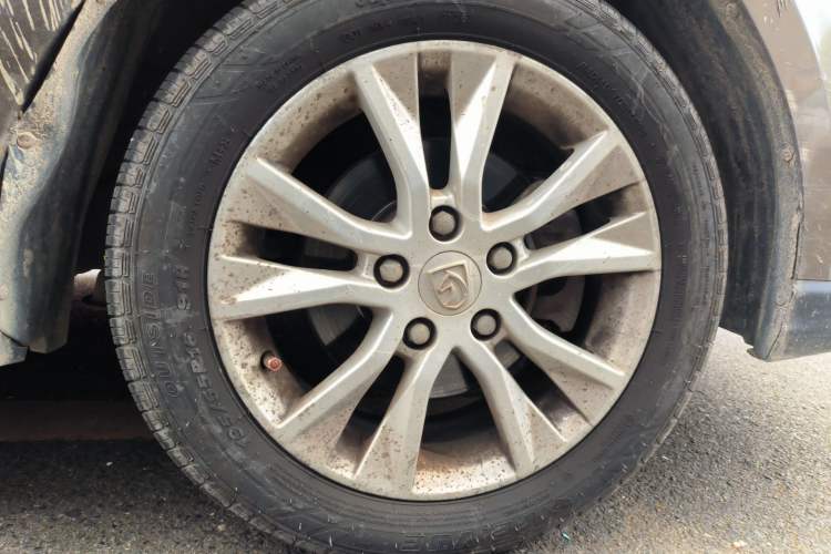 Used Baojun 730 2016 1.5L Manual Comfort Version 7 Seats China V Emission Standard Right Front Wheel Hub