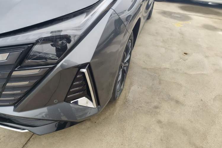 Used Changan UNI-Z New Energy 2024 Blue Whale Smart Electric iDD 125km Leading Model