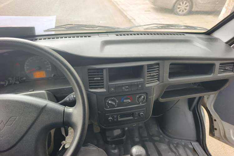 Used Wuling Zhiguang 2023 1.5L Practical Version 5/7 Seats
