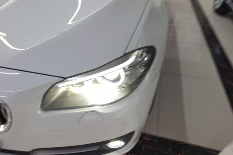 Used BMW 5 Series 2015 520i Elegant Edition
