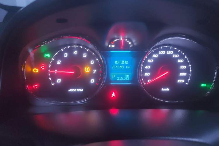 Used Chevrolet Captiva 2015 2.4L 4x4 Flagship Edition 7-Seater
