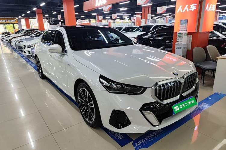 Used BMW 5 Series 2024 530Li Leading Model M Sport Package Front Right 45 Deg