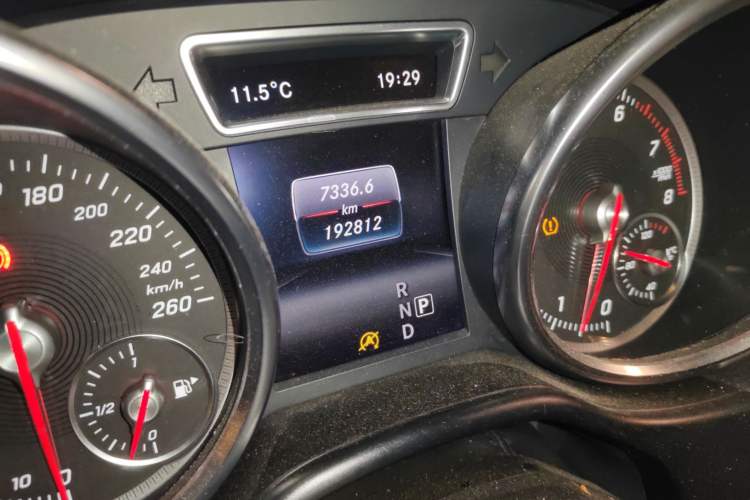 Used Mercedes-Benz GLE Coupe 2015 GLE 320 4MATIC Coupe SUV Odometer Close Up