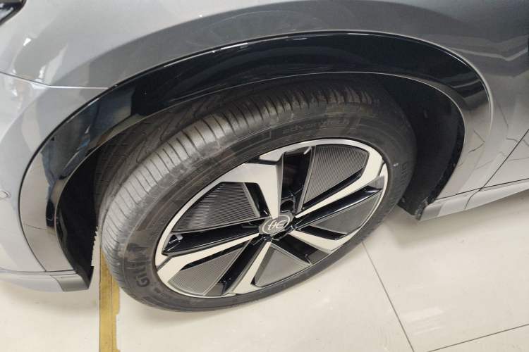 Used BYD Song L EV 2025 Intelligent Driving Version 662 km LiDAR Excellence Edition Exterior 4