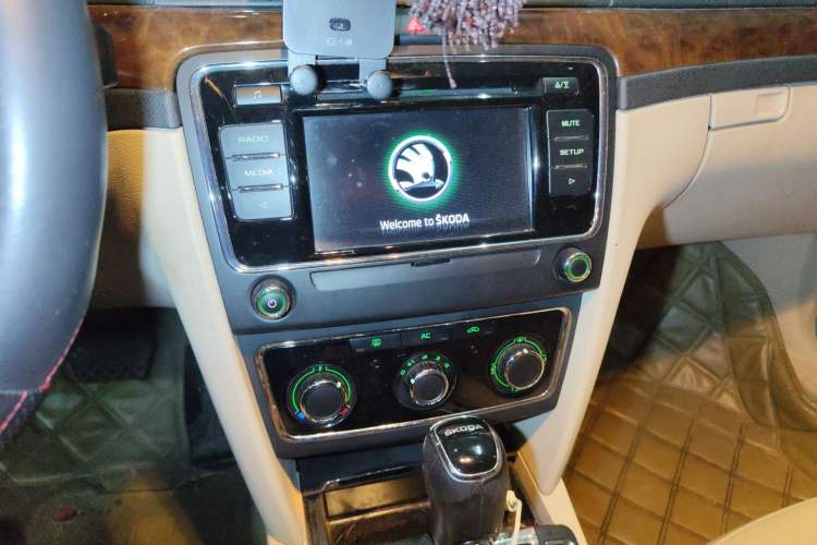 Used Skoda Superb 2013 1.8TSI Automatic MingShi Edition
