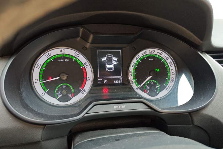 Used Skoda Octavia 2018 1.6L Automatic Luxury Edition Instrument Cluster