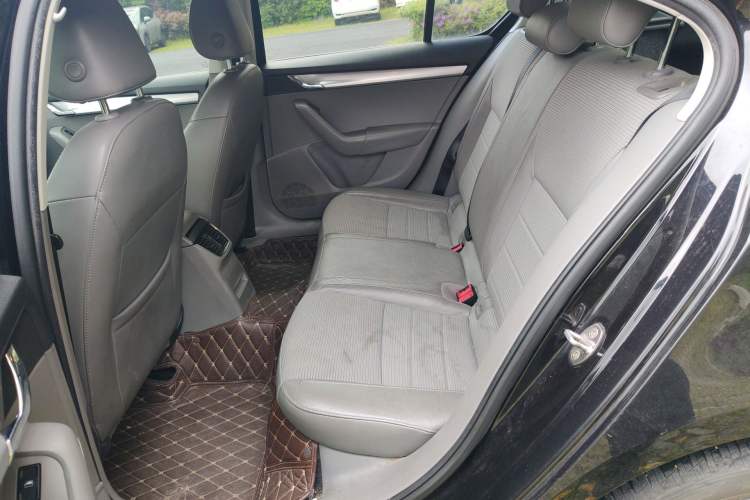 Used Skoda Octavia 2015 1.6L Automatic Yijie Edition Left Rear Seat