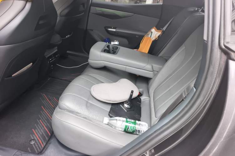 Used Lynk & Co 07 2024 EM-P 126 Long-Range Halo Left Rear Seat