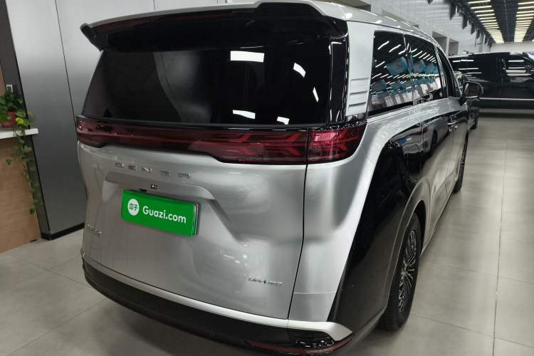 Used Denza D9 2024 DM-i 980 Four-Wheel Drive Prestige Model Rear Right 45 Deg