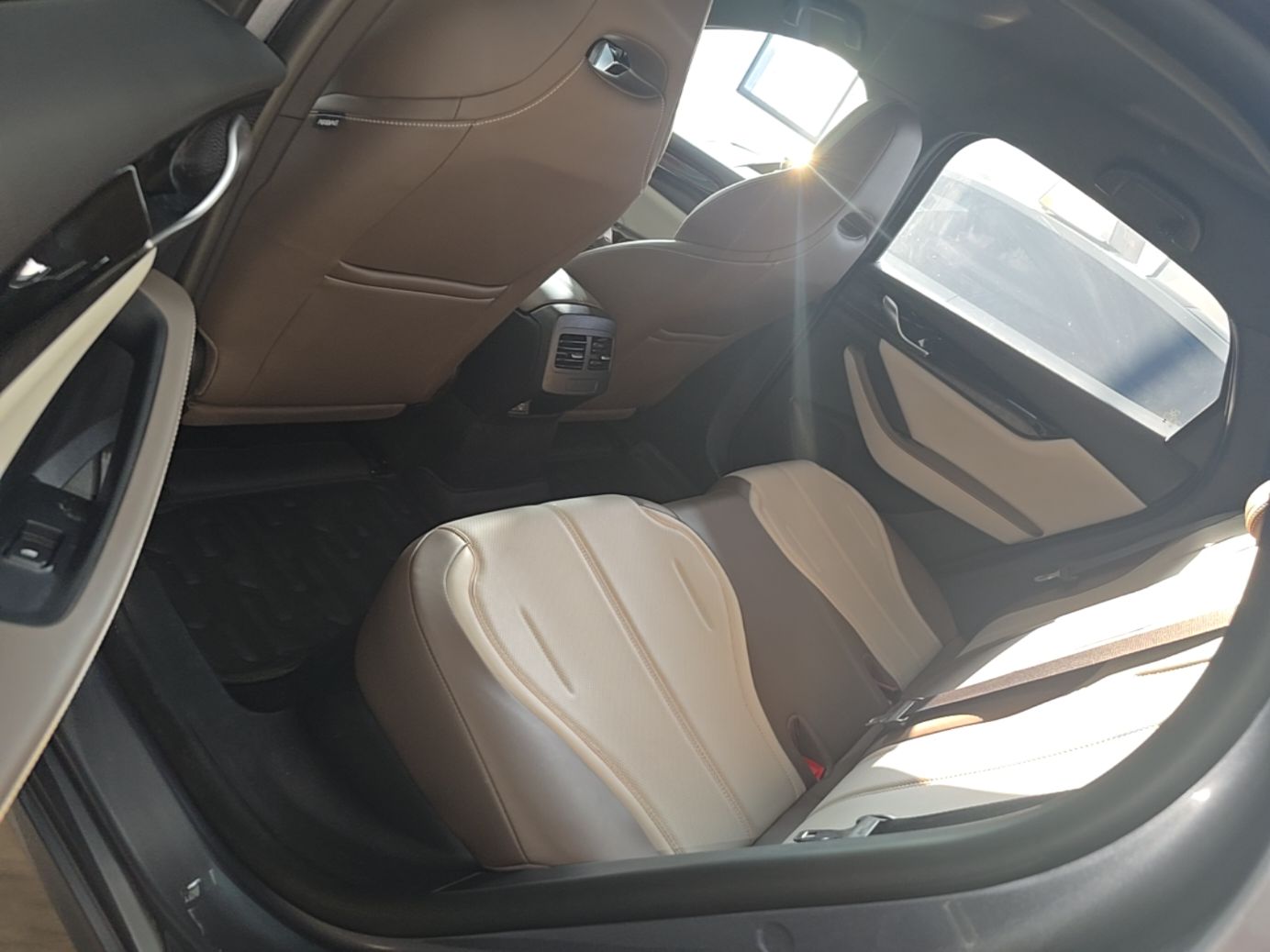 BYD Qin PLUS 2024 HONOR Edition DM-i 55KM Leading Model — снимка 20