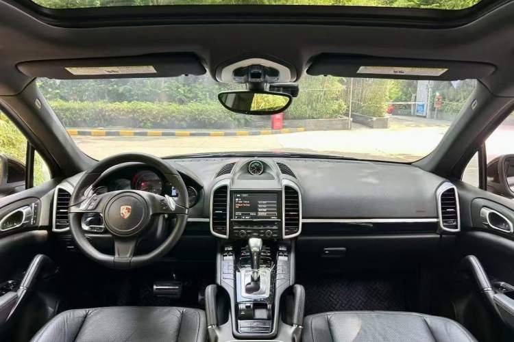 Used Porsche Cayenne 2013 3.6L automatic transmission U.S. specification Center Console