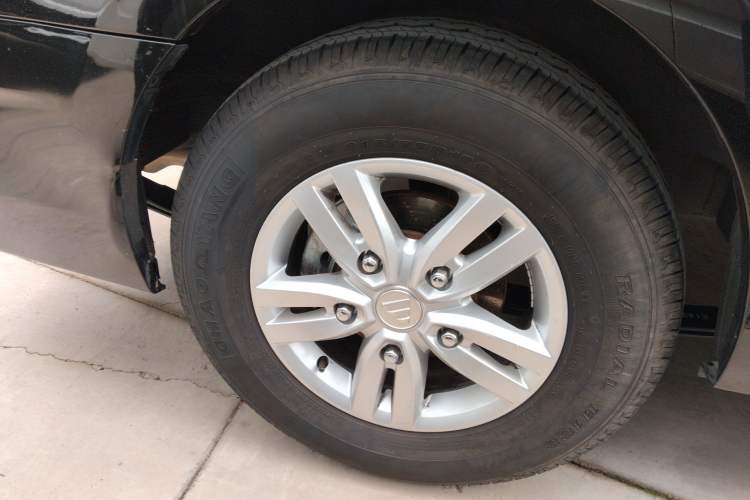 Used Foton Tianyuan V 2024 Tuyano V PRO Premium Minivan 2.0T Manual Long Wheelbase Mid-Height Roof Rear Single Tire – 7/9 Seater
