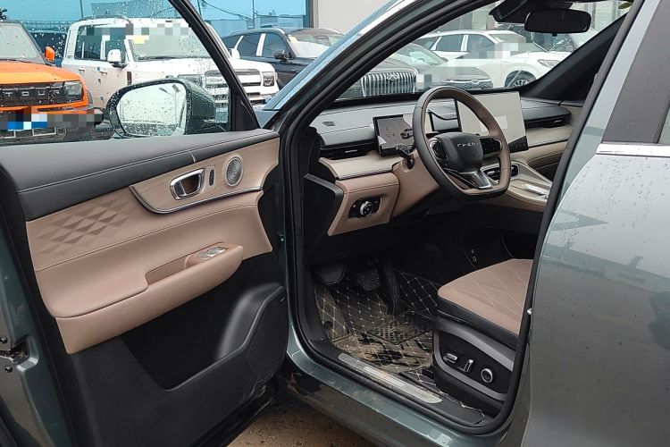 Used Chery Tiggo 8 PLUS 2025 290TGDI DCT Prestige 5-Seater
