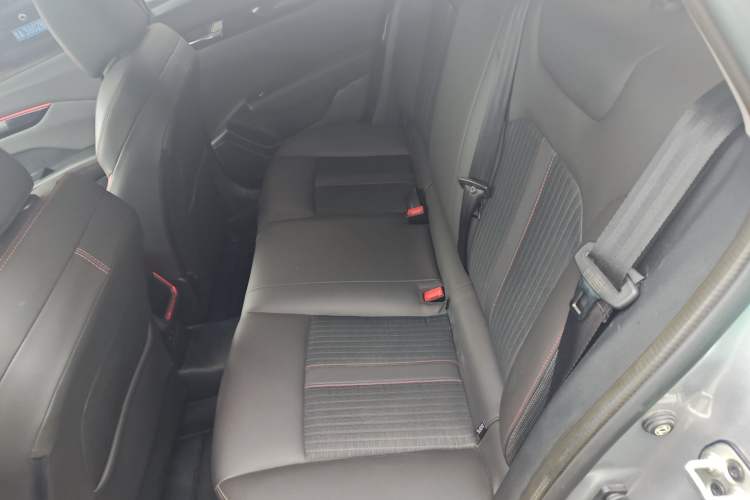 Used Dongfeng Aeolus Yixuan 2021 230T Automatic Glory Edition
