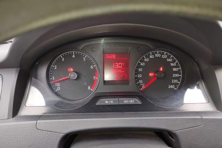 Used Volkswagen Santana 2015 1.6L Manual Fashion Edition