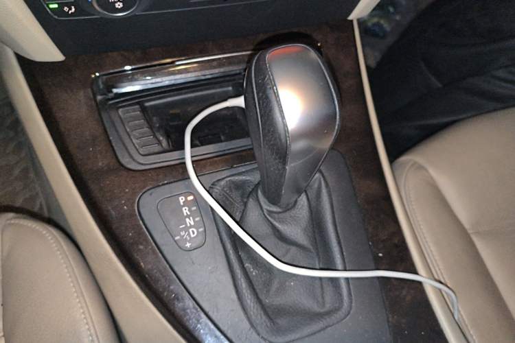 Used BMW 3 Series 2011 320i Sport Edition Gear Lever