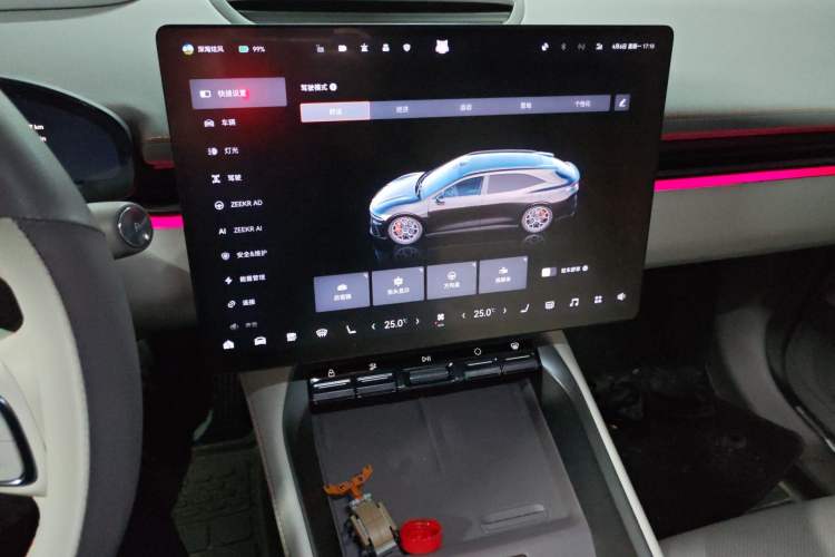 Used Zeekr 007GT 2025 Long-Range Rear-Wheel Drive Intelligent Driving Version 100 kWh Audio And AC Panel