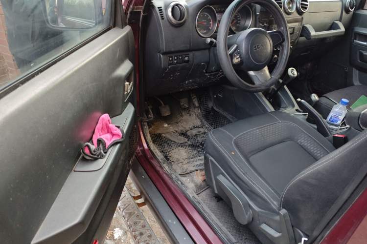 Used BAIC Off-Road BJ40 2014 2.4L Manual Cross-Country Edition
