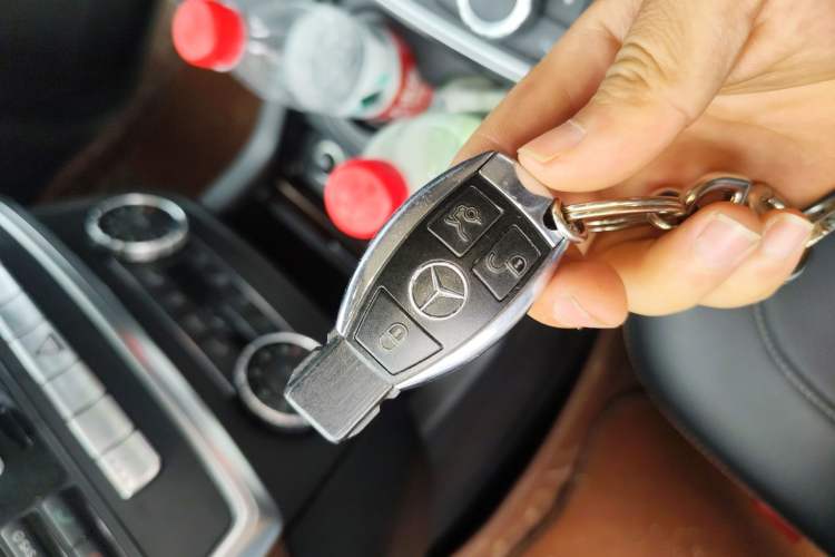 Used Mercedes-Benz M-Class 2014 ML 400 4MATIC Dynamic Model Vehicle Key