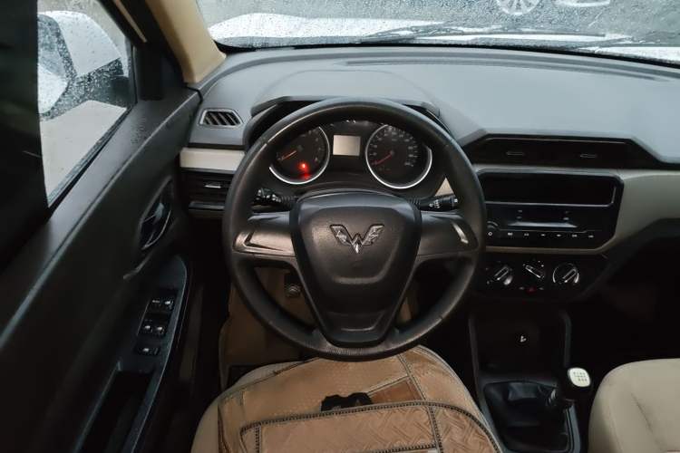 Used Wuling Hongguang 2019 1.5L S Standard Version China VI LAR