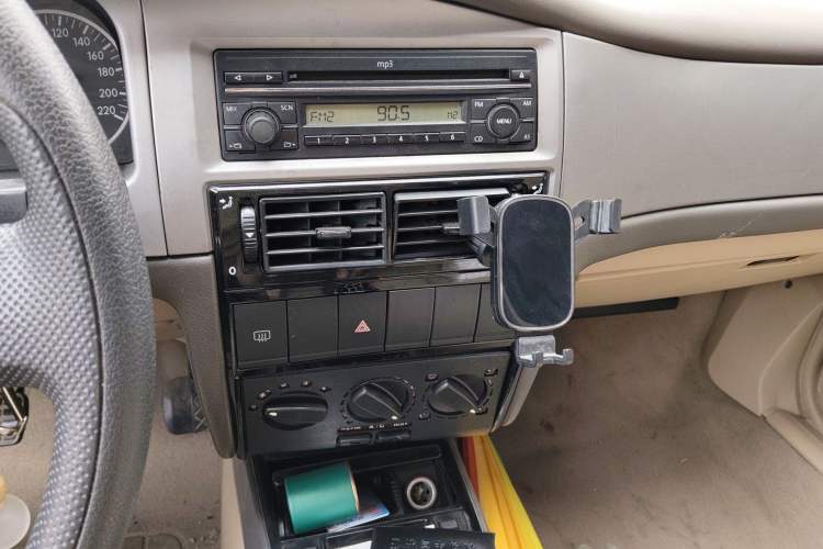 Used Volkswagen Santana Vista 2008 1.8L Manual Sishang Model Audio And AC Panel