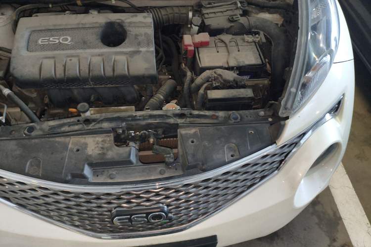 Used Infiniti ESQ 2014 1.6L Spontaneous Edition