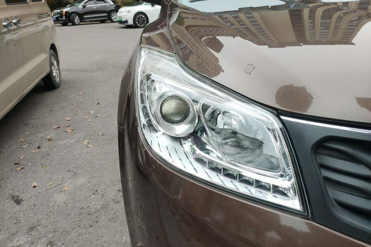 Used Haima S7 2015 2.0L Automatic Smart Enjoyment Version Right Front Headlight