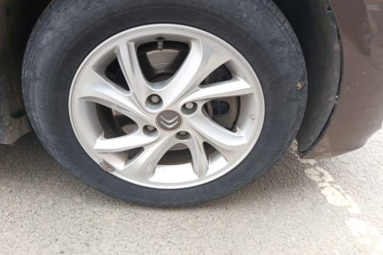 Used Citroen Elysee 2017 1.6L Manual Fashion Model Right Front Wheel Hub