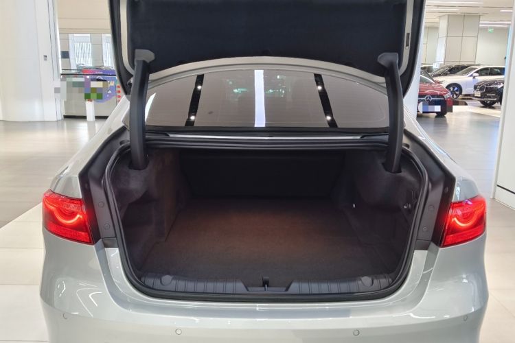 Used Jaguar XFL 2024 2.0T P250 Two-Wheel Drive Prestige Luxury Edition
