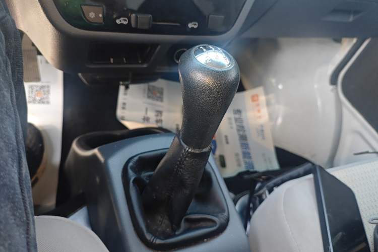 Used Jinbei Hiace X30 2023 1.5L Super-Enjoyment Van 2/5 Seats Non-Air-Conditioned Version SWC15M Gear Lever