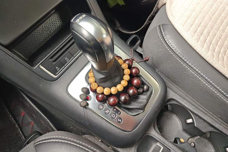 Used Volkswagen Tiguan 2016 280TSI Automatic Two-Wheel-Drive Silk Road Style Edition Gear Lever