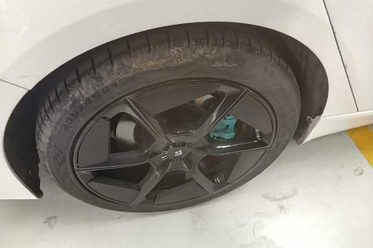 Used Hyptec GT 2023 560 Rear-Drive Tech Edition Right Rear Wheel Hub