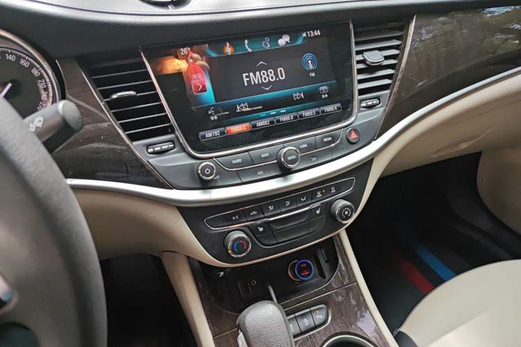 Used Buick Verano 2019 Sedan 15S Automatic Leading Model Audio And AC Panel