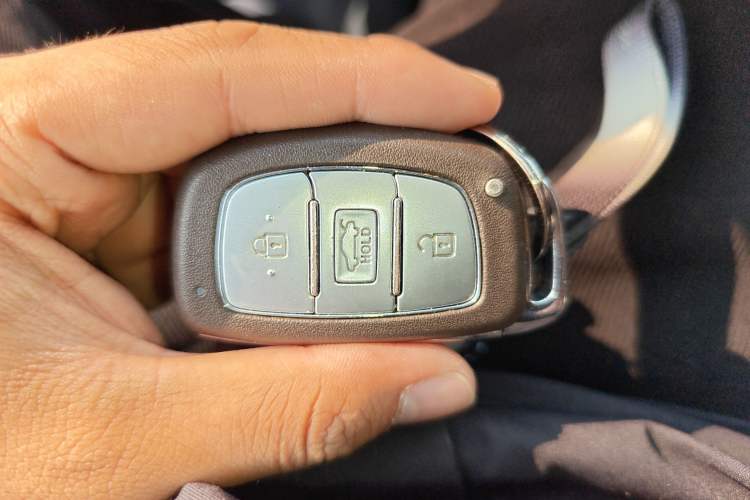 Used Hyundai Mistra 2016 1.8L Automatic Smart GLS Vehicle Key