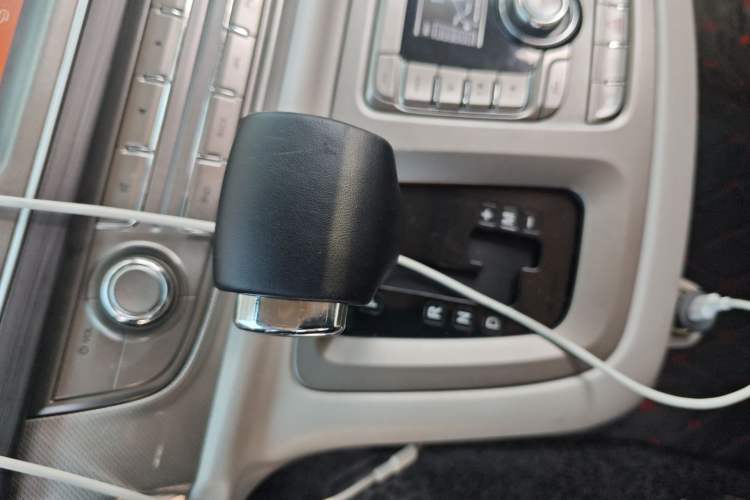 Used SAIC MAXUS G10 2016 2.0T Automatic Fashion Edition Gear Lever