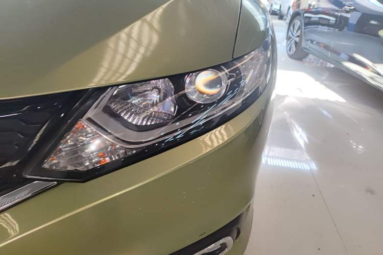 Used Honda Jade 2013 1.8L automatic Comfort version 5 seats Left Front Headlight