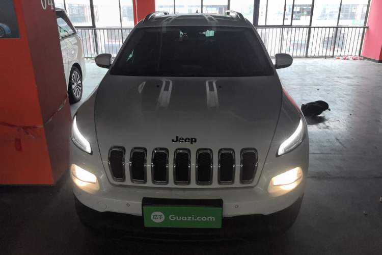 Used Jeep Cherokee 2016 2.4L Leading Edition Front