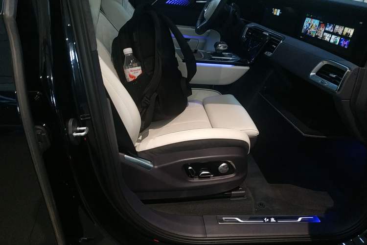 Used Hongqi E-HS9 2022 660 km Range Flagship Edition Four Seats