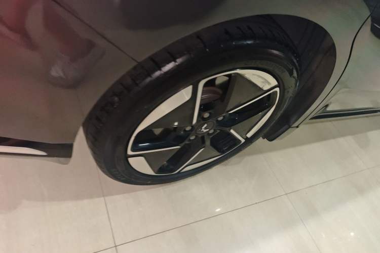 Used Wuling Xingguang 2023 150 Advanced Edition Right Rear Wheel Hub