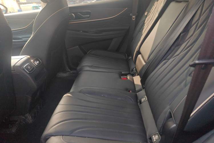 Used Chery Tiggo 9 2023 2.0T Dual-Clutch Two-Wheel Drive Leading Edition 5 Seats
