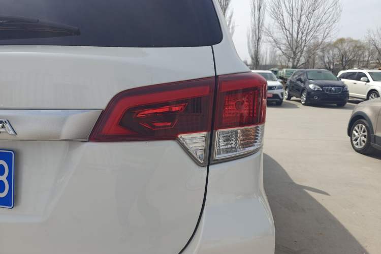 Used Nissan Terra 2020 2.5L XL Upper Automatic Two-Wheel Drive Luxury Edition