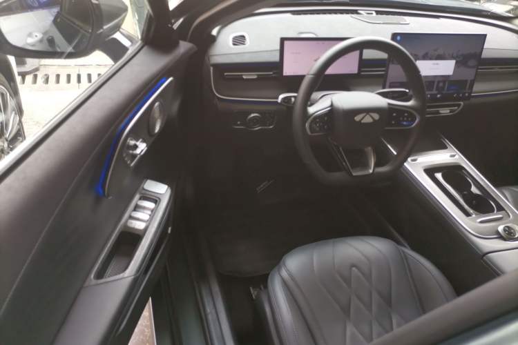 Used Fengyun A8L 2025 1.5 TGDI 145 km Luxury Version Driver Seat